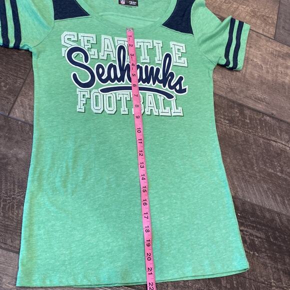 NFL TEAM Seattle Seahawks Green Glittering Logo T Shirt Small - Picture 6 of 7